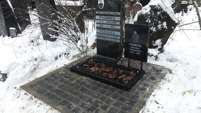 Переустановили памятники